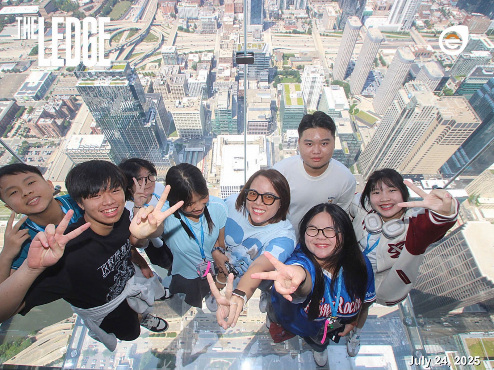 Trưởng đoàn FEC Explorer đồng hành và hỗ trợ học sinh xuyên suốt hành trình du học ngắn hạn