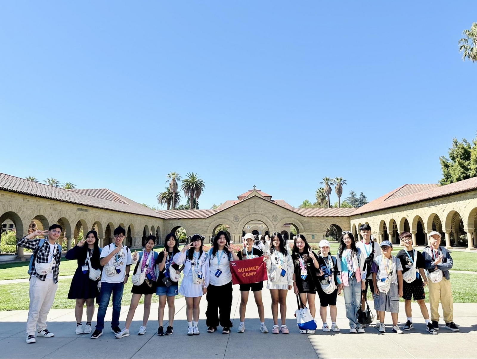 Học viên FEC check-in tại Đại học Stanford